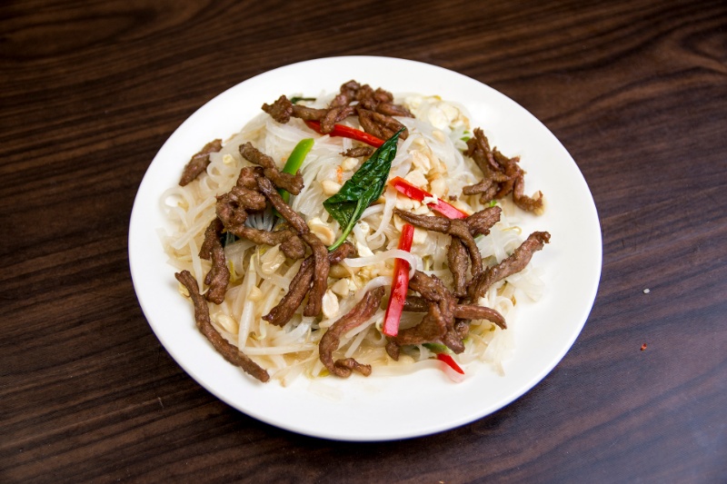 n22. beef pad thai 牛肉泰面 <img title='Spicy & Hot' align='absmiddle' src='/css/spicy.png' />